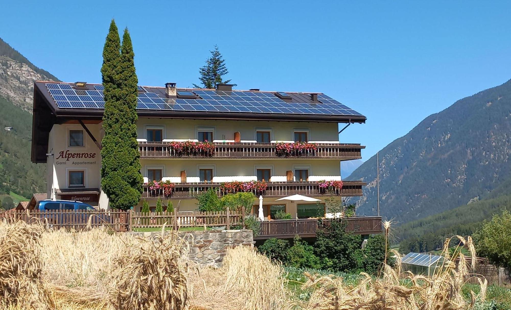 Alpenrose Aparthotel Martello Exterior photo